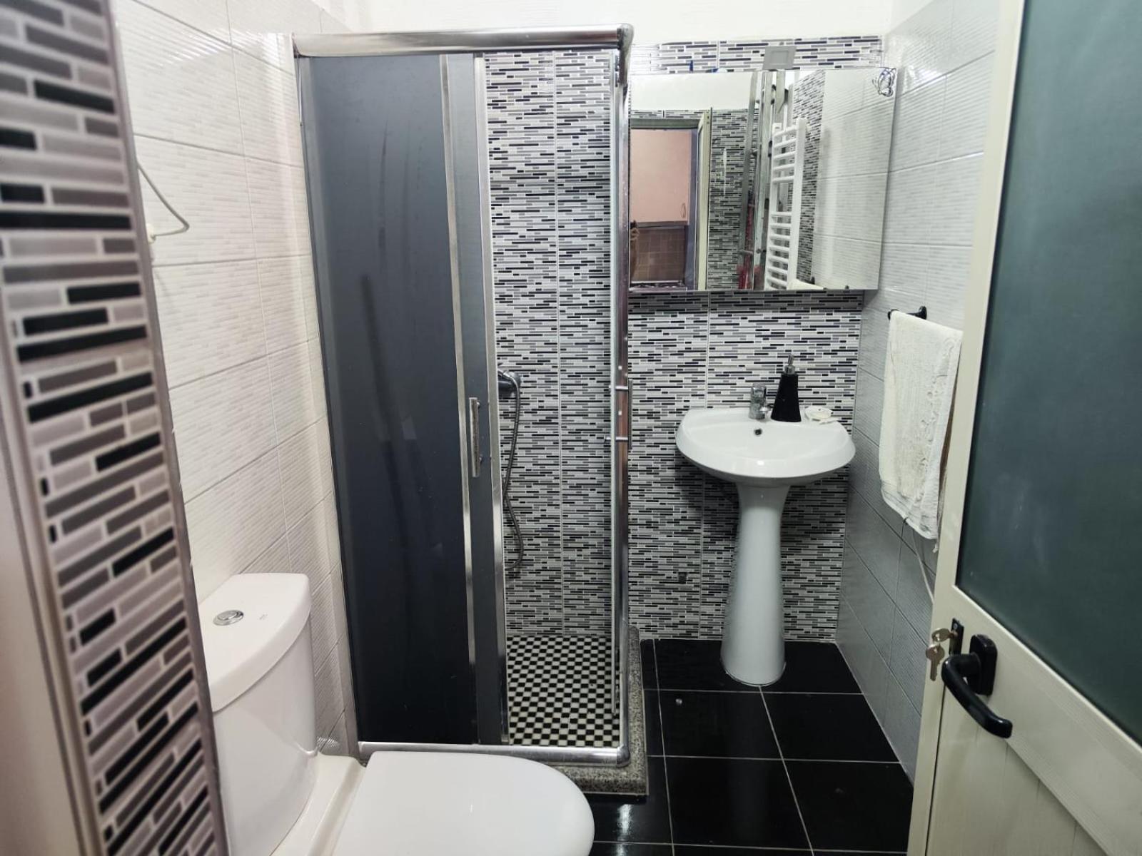 The At Shkembi I Kavajes Appartement *
